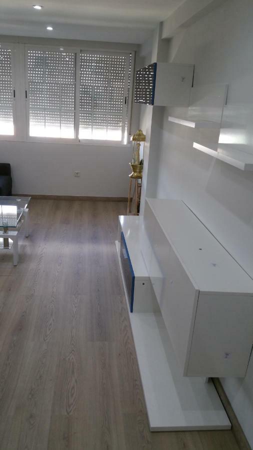 Apartamentos La Vaguada Suites Мадрид Экстерьер фото